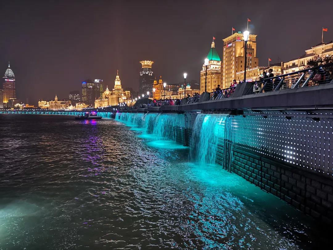“上?！げ灰沟木省?，看進博會如何打造黃浦江水中的高防水性照明！