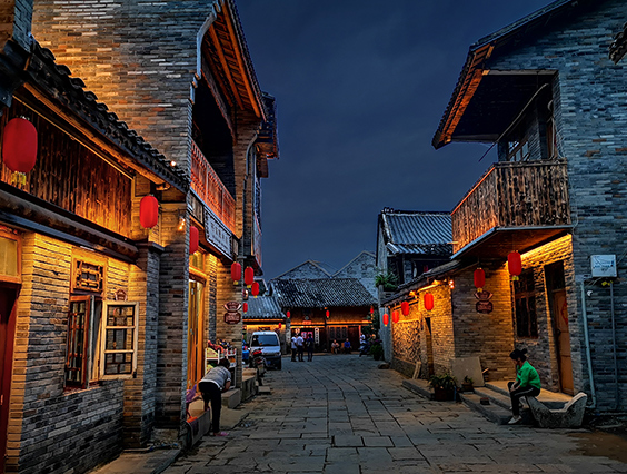 點亮千年古鎮(zhèn)中渡，文旅夜游又添一彩！